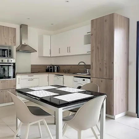 Bas De Contemporaine Avec Vue Degagee Alata