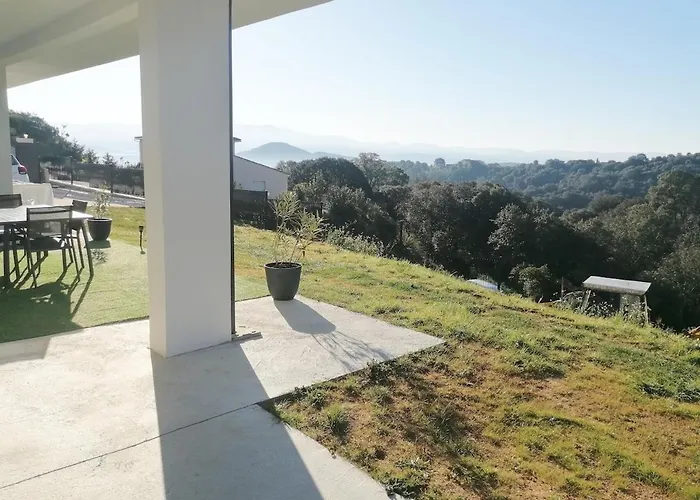 Bas De Contemporaine Avec Vue Dégagée *